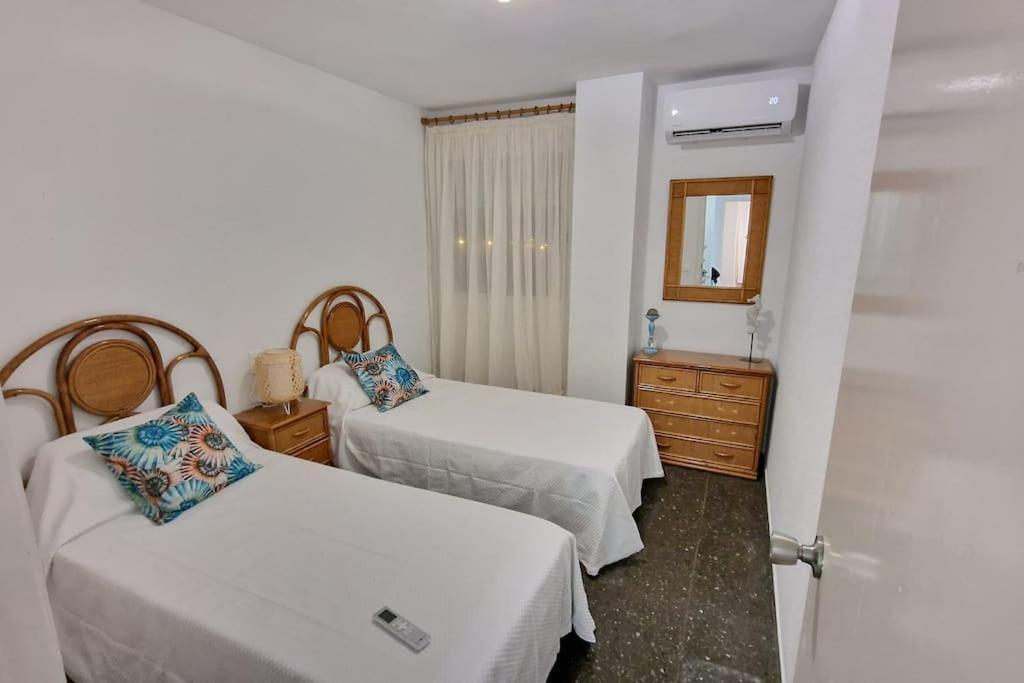 Apartamento Dos Habitaciones, Frente A La Playa, Benicassim Luaran gambar