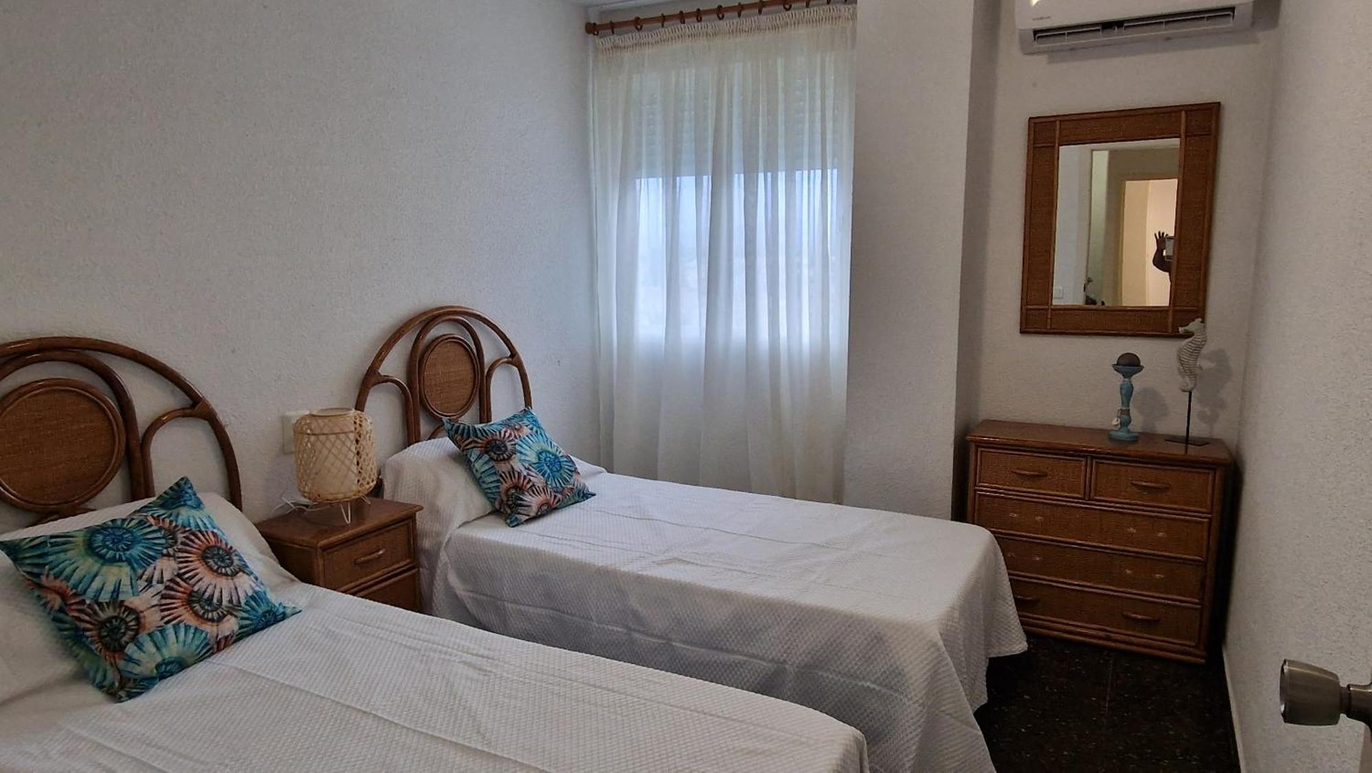 Apartamento Dos Habitaciones, Frente A La Playa, Benicassim Luaran gambar